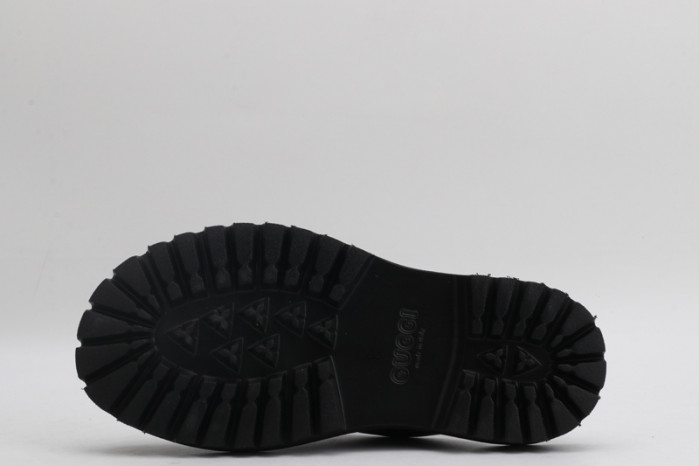 G*u*i sandal