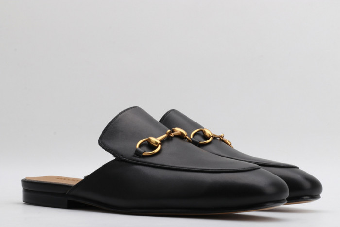 G*u*i  loafer