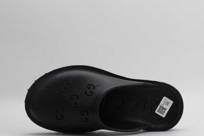 G*u*i sandal