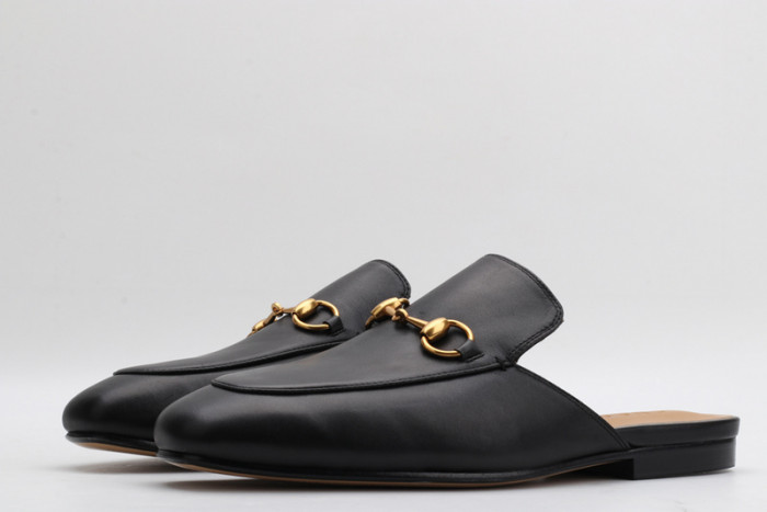 G*u*i  loafer