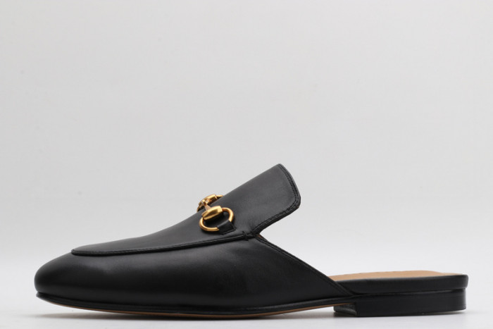 G*u*i  loafer