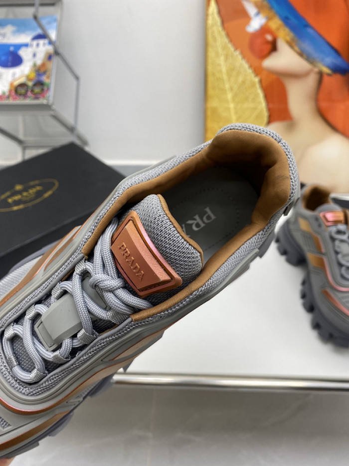 Pra*a sneaker