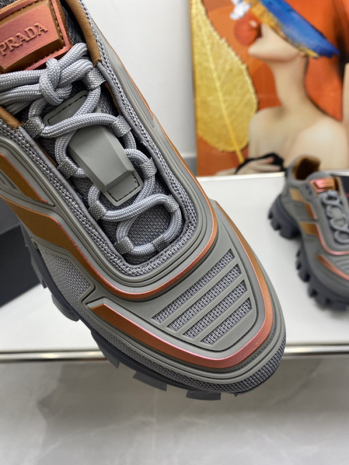 Pra*a sneaker