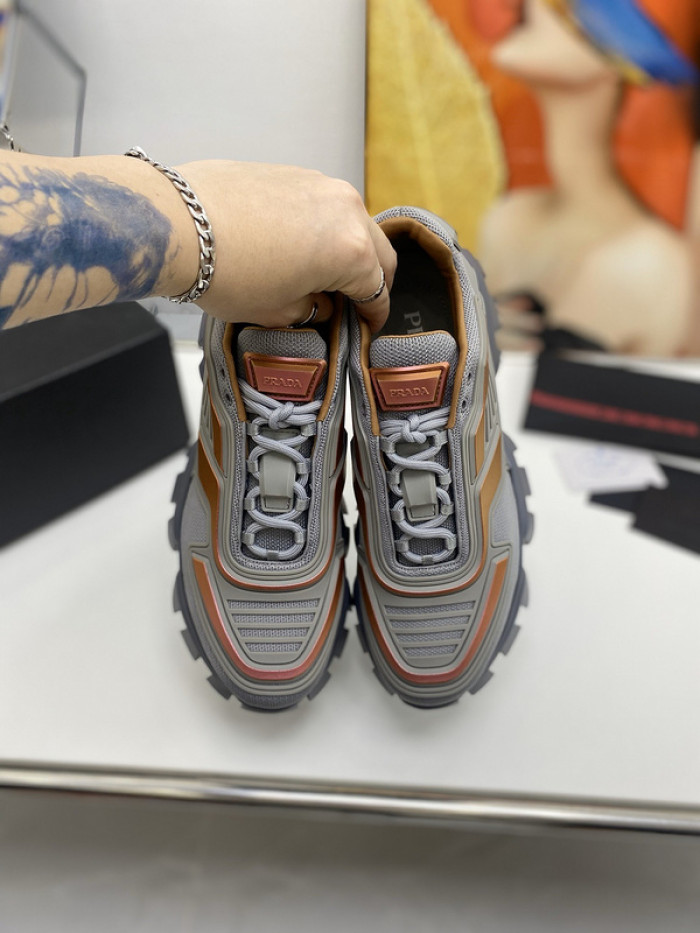 Pra*a sneaker