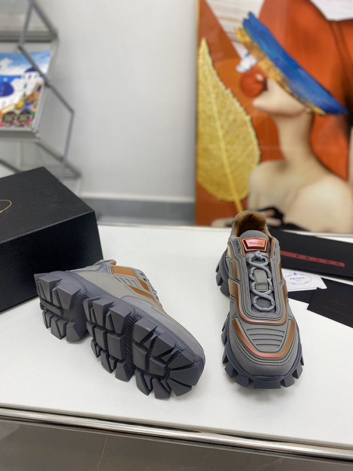 Pra*a sneaker