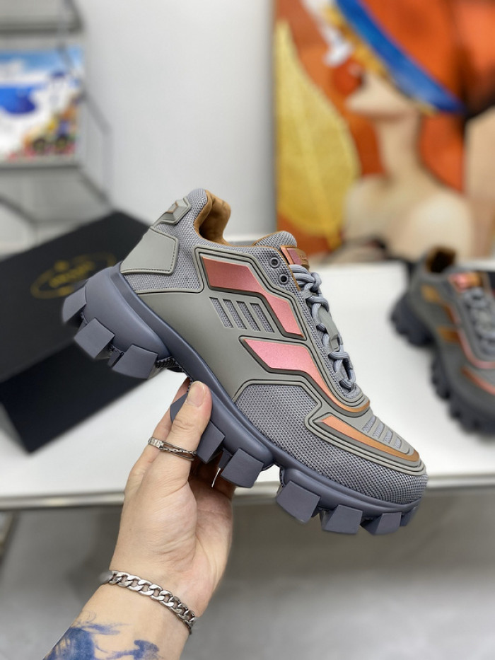 Pra*a sneaker