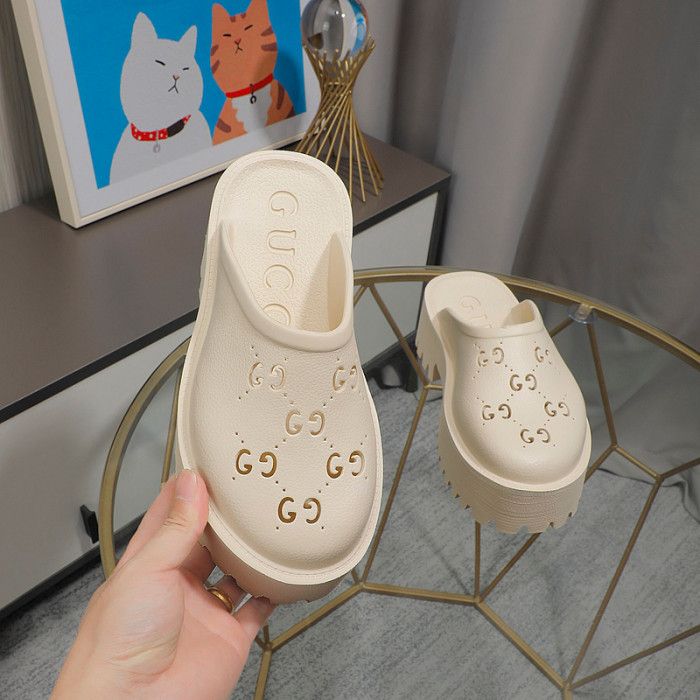 G*u*i sandal