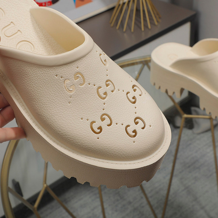 G*u*i sandal