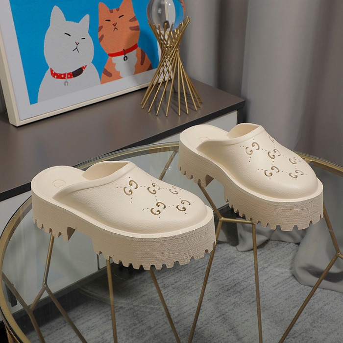 G*u*i sandal