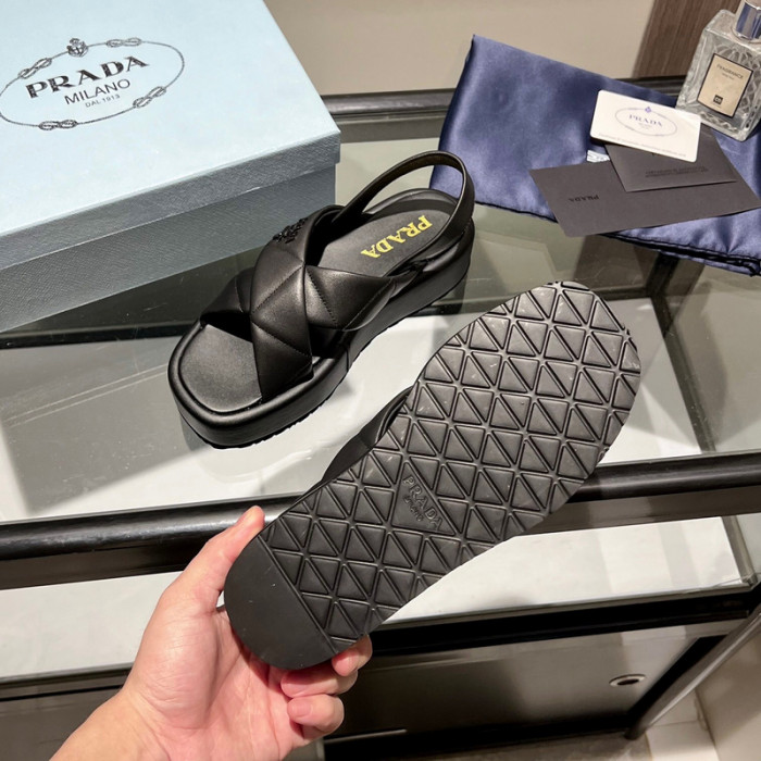 Pra*a sandal