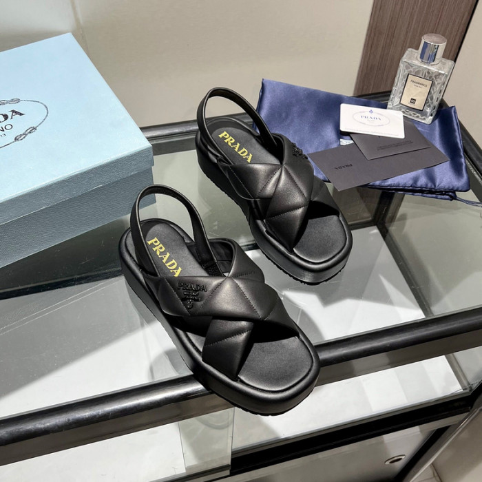 Pra*a sandal
