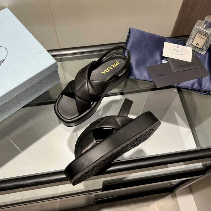 Pra*a sandal