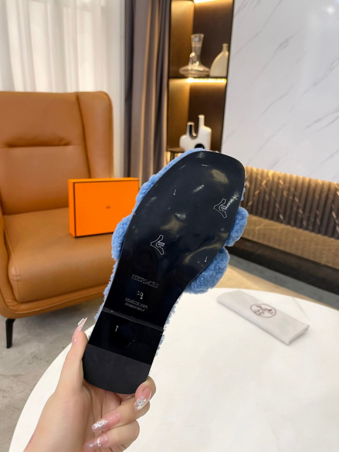 H**mes sandals