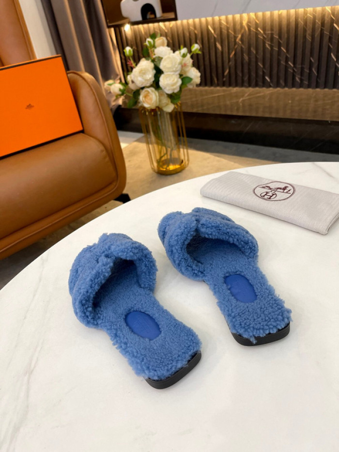 H**mes sandals