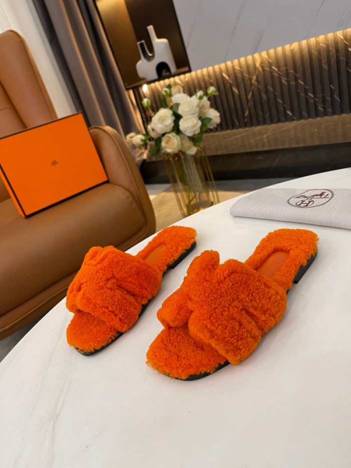H**mes sandals