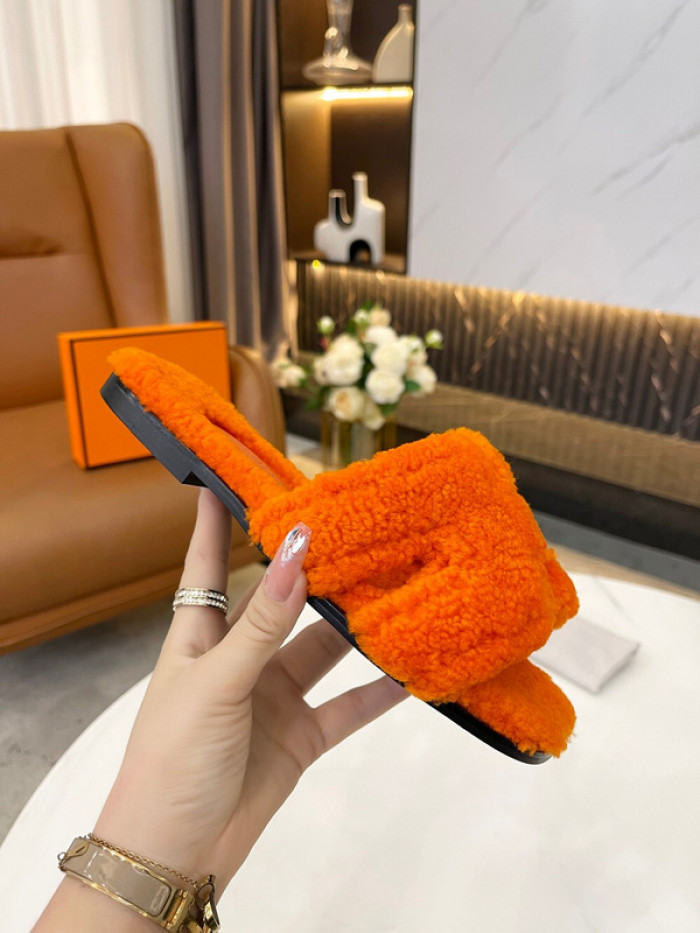 H**mes sandals