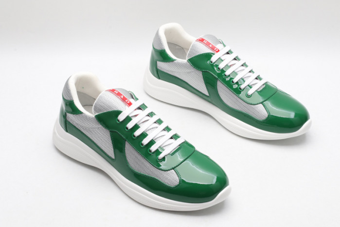 Pra*a sneaker
