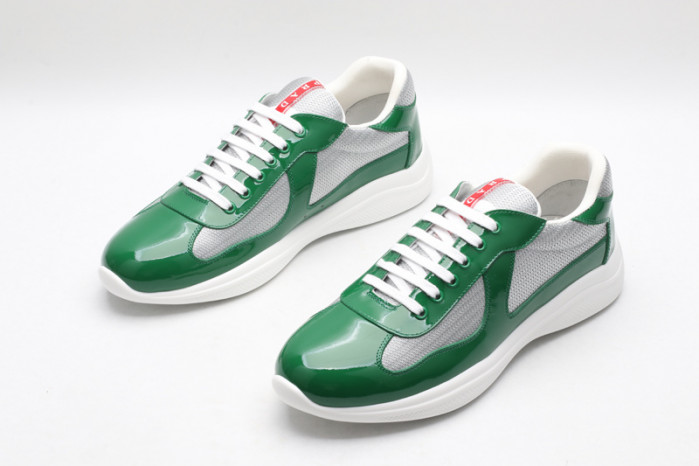 Pra*a sneaker