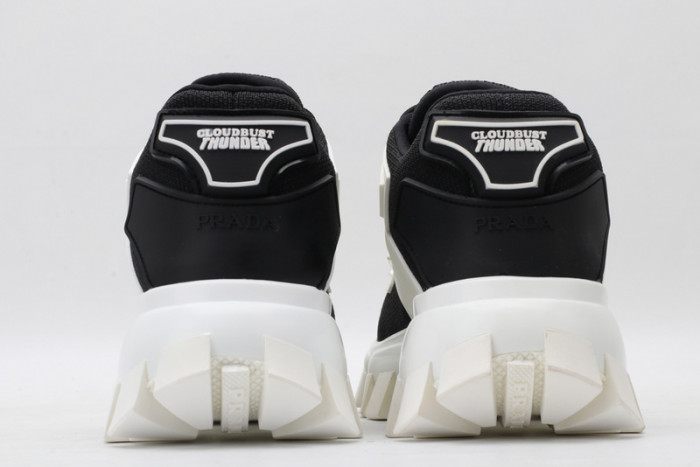 Pra*a sneaker