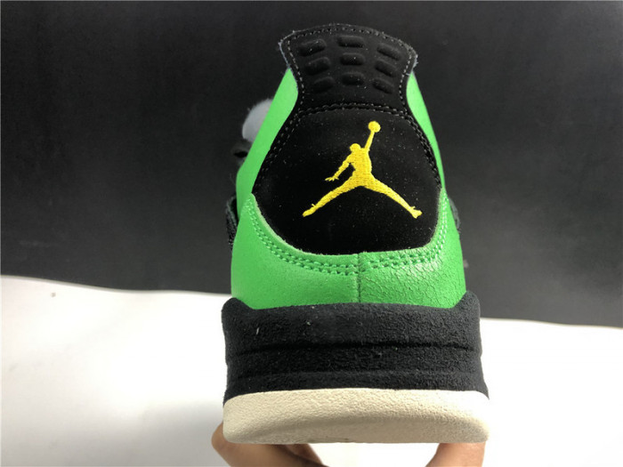 AIR JORDAN 4 RETRO