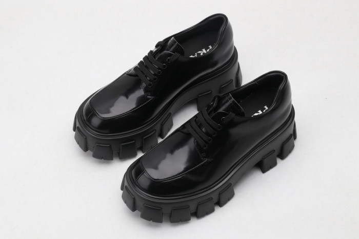 Pra*a shoes