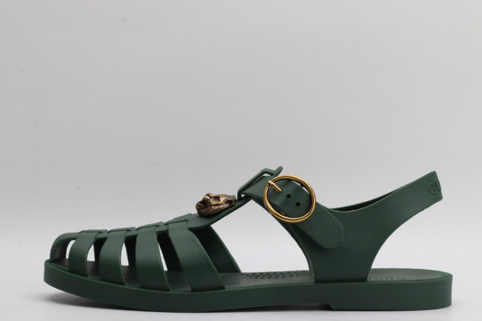 G*u*i sandals