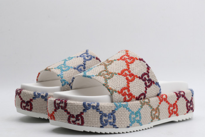 G*u*i sandal