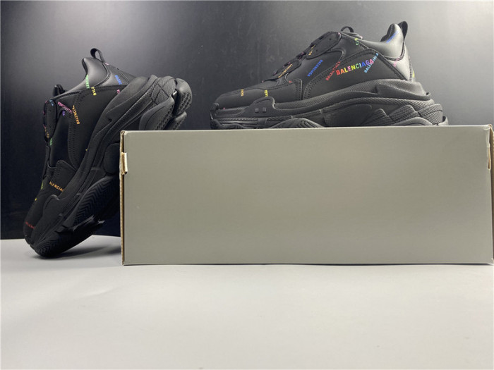BLCG SNEAKER TRIPLE.S.