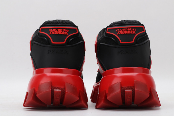 Pra*a sneaker