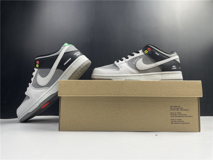 Nike sb dunk “VX1000 Comcorder” CV1659 001