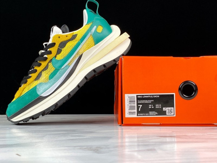 Sacai x Nike Lawaffle Coal Black White BV0073-103