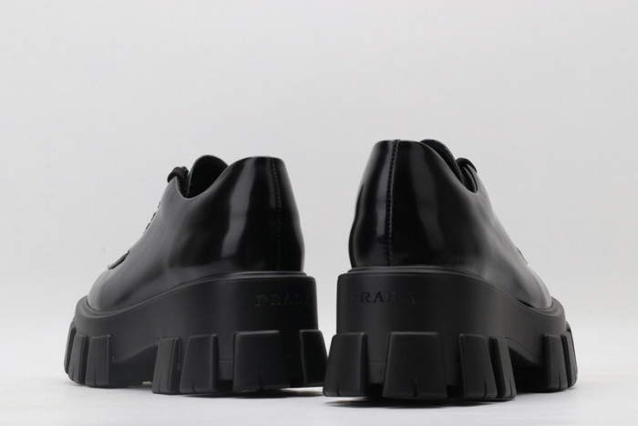 Pra*a shoes