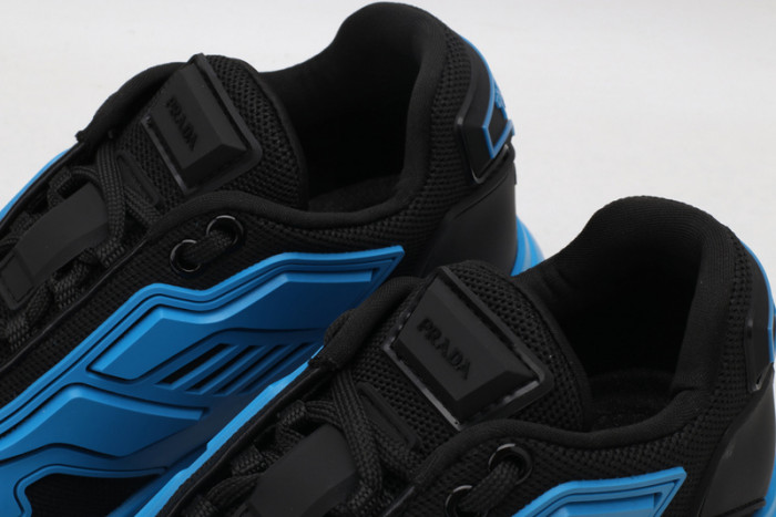 Pra*a sneaker