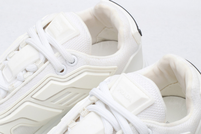Pra*a sneaker