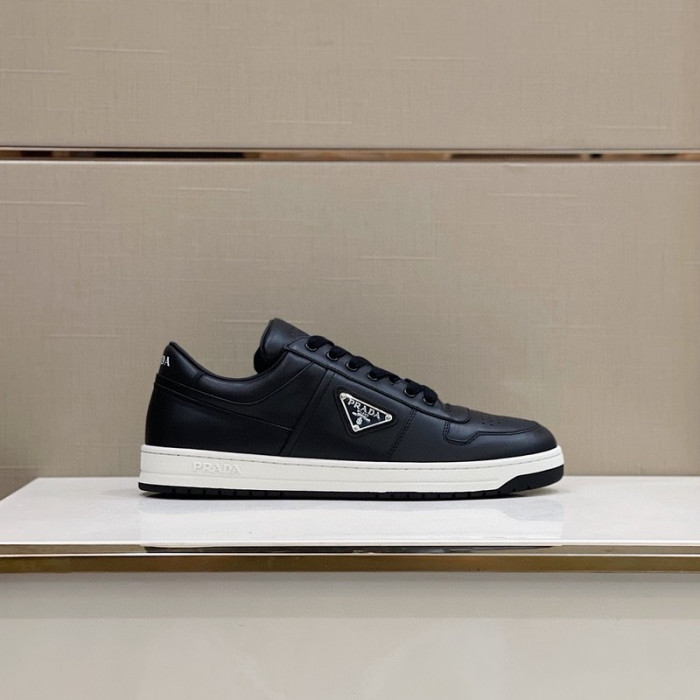 Pra*a sneaker