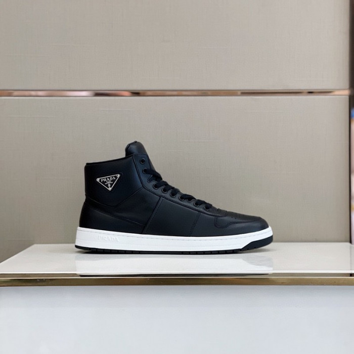 Pra*a sneaker