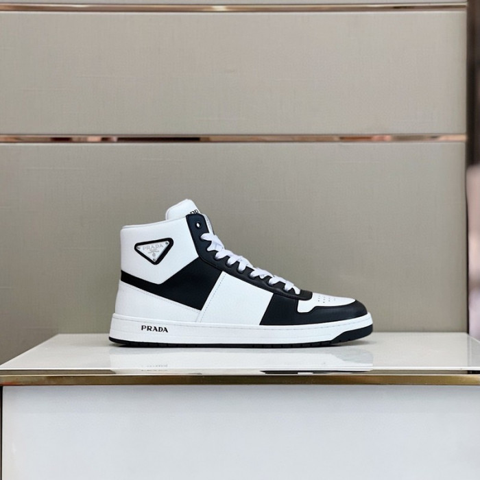 Pra*a sneaker