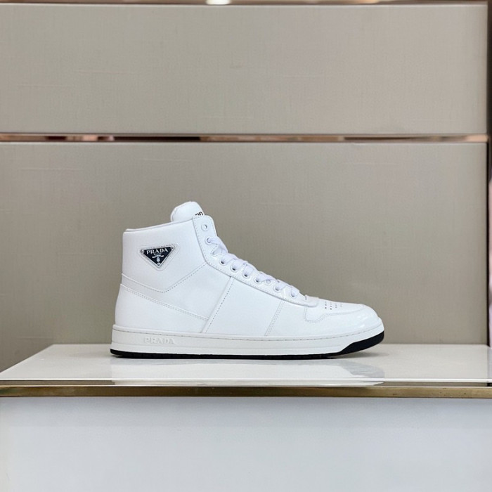 Pra*a sneaker