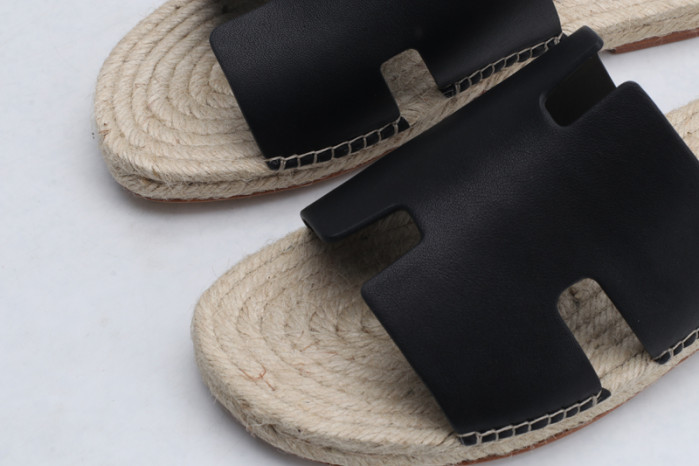 H**mes sandals