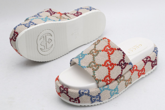 G*u*i sandal