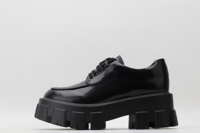 Pra*a shoes