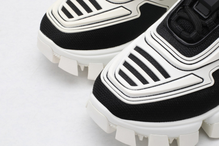 Pra*a sneaker