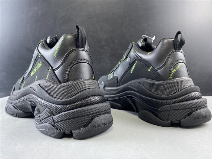 BLCG SNEAKER TRIPLE.S.