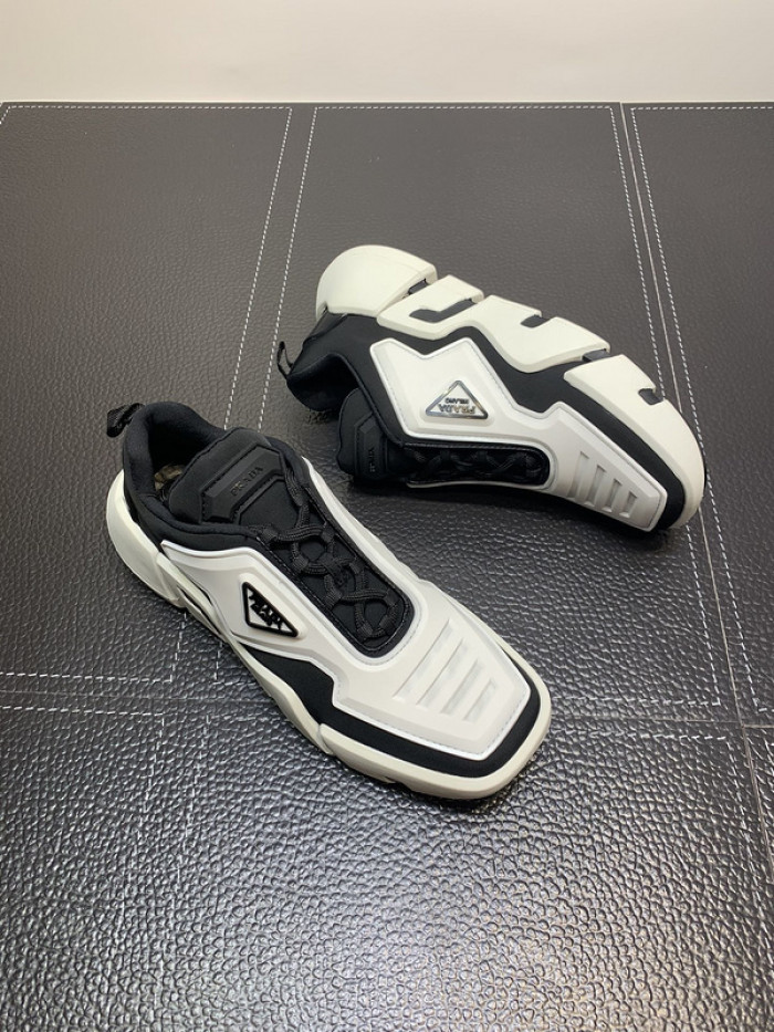 Pra*a sneaker
