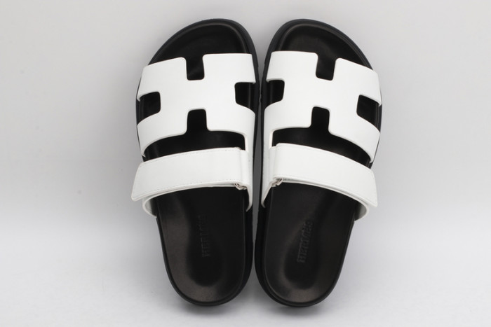 H**mes sandals