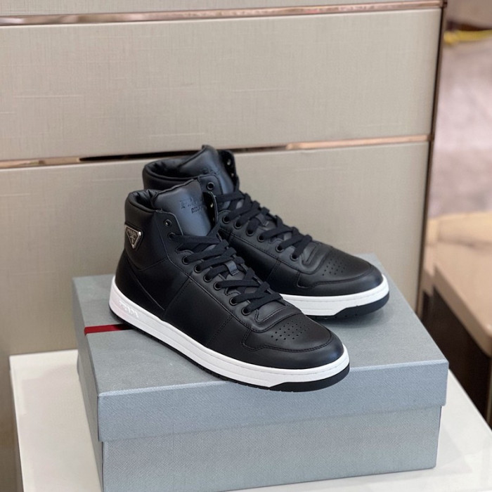 Pra*a sneaker