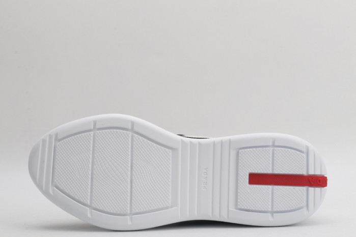 Pra*a sneaker