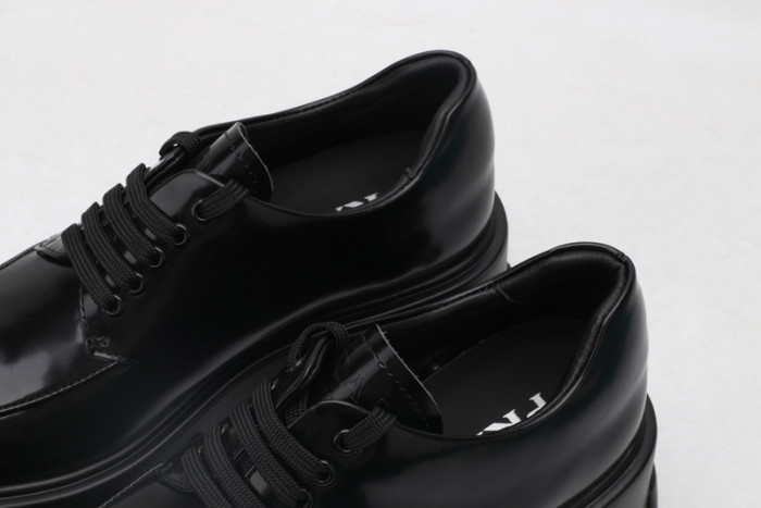 Pra*a shoes