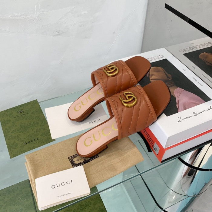 G*u*i sandal