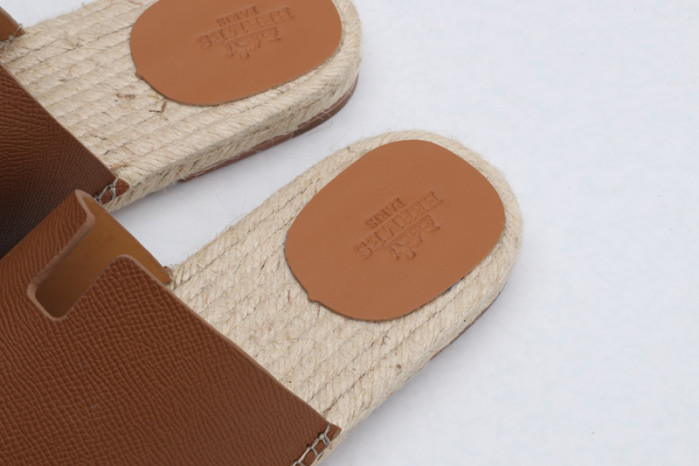 H**mes sandals